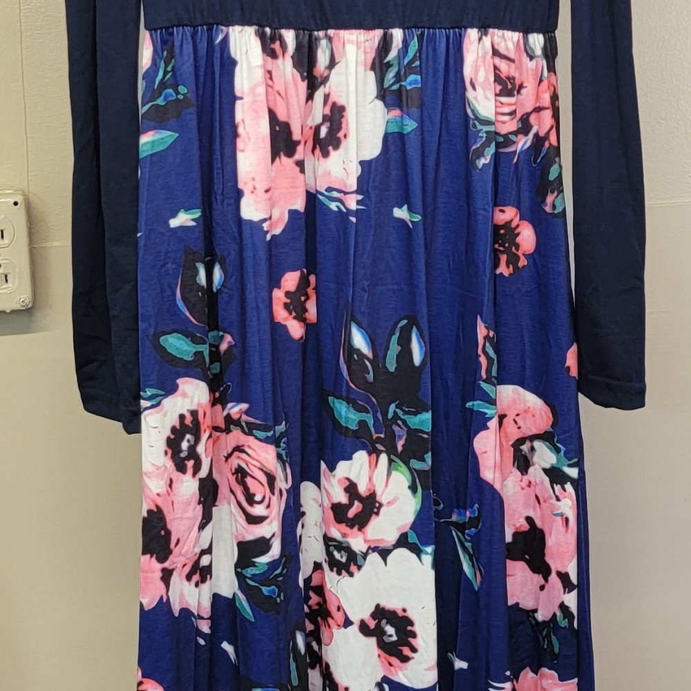 1569 - Cherfly M Navy Top Flowered Bottom Dress